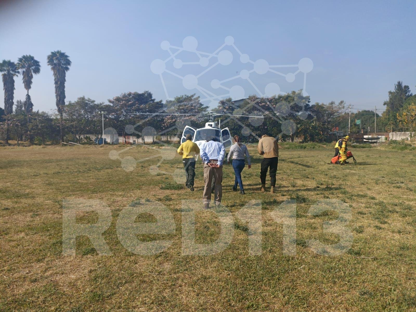 Helicóptero realizará en breve descargas de agua en incendio forestal de Uruapan