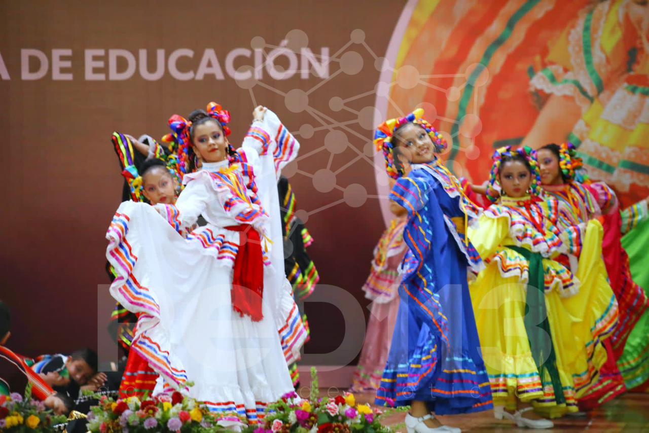 Más de 11 mil escuelas alistan celebración a las mamás