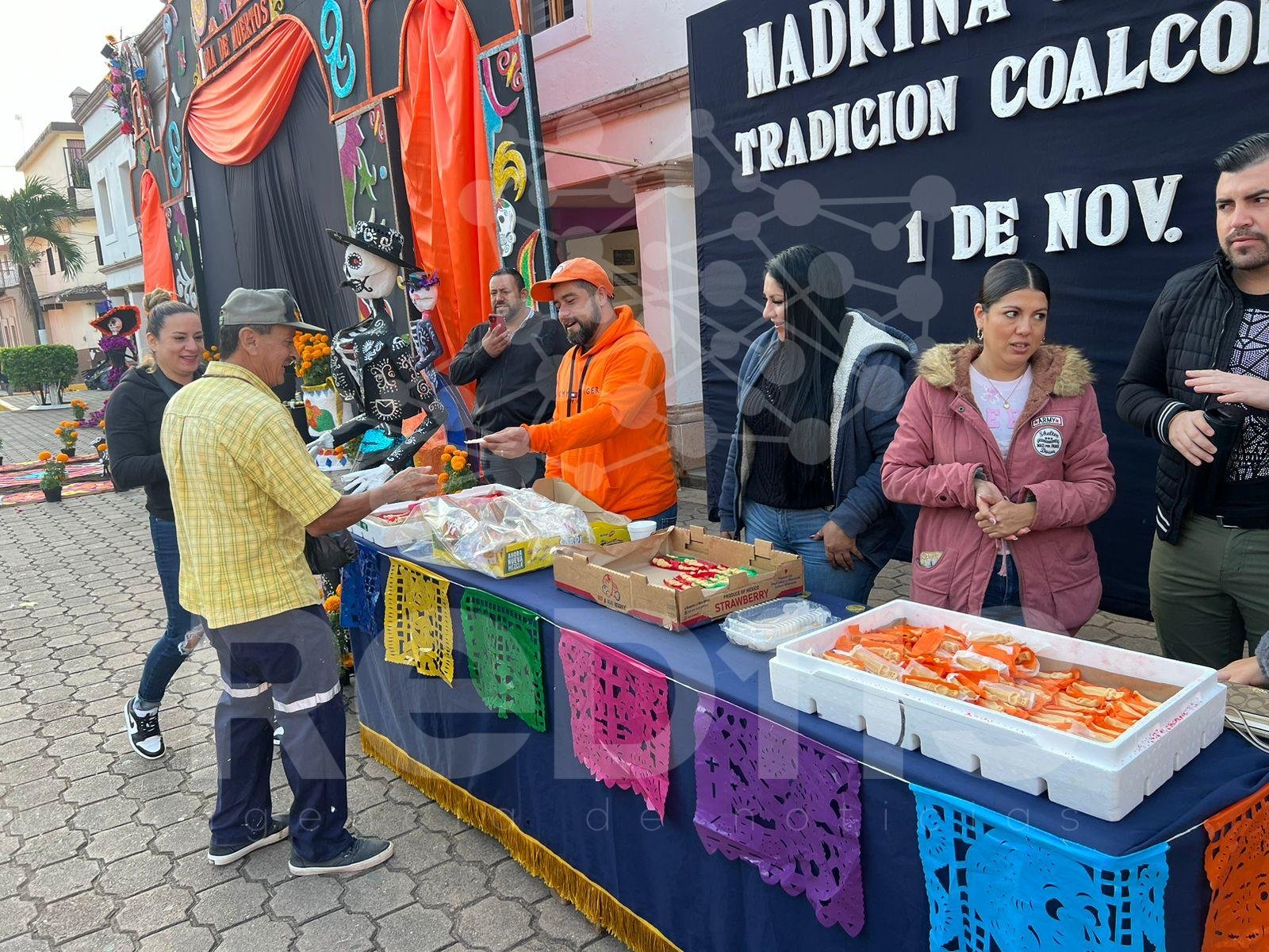 Ayuntamiento de Coalcomán celebra Día de Muertos con ciudanía, con tradición, alegría y color