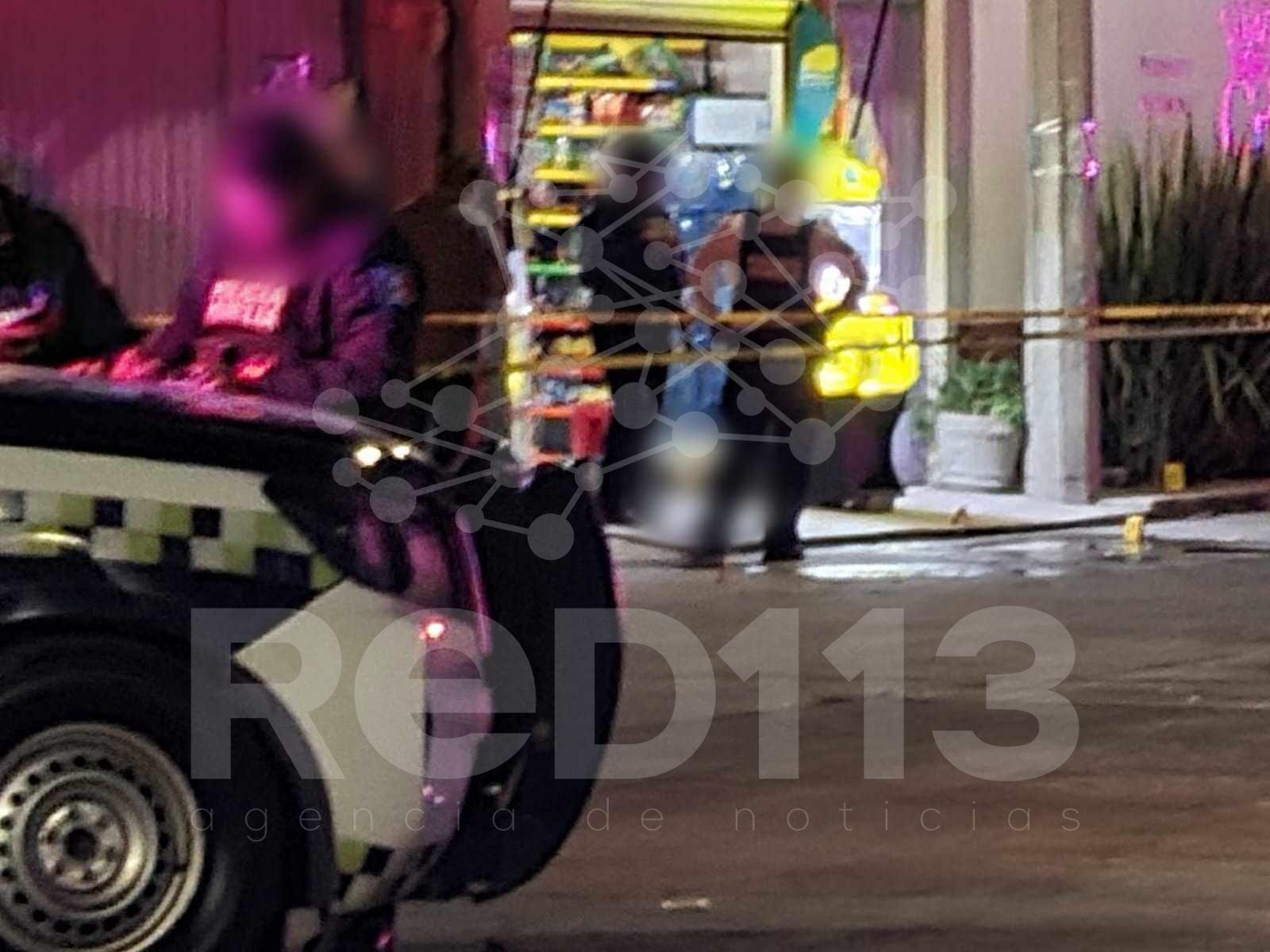 Hombre es asesinado a tiros en la entrada de una tienda al norte de Morelia