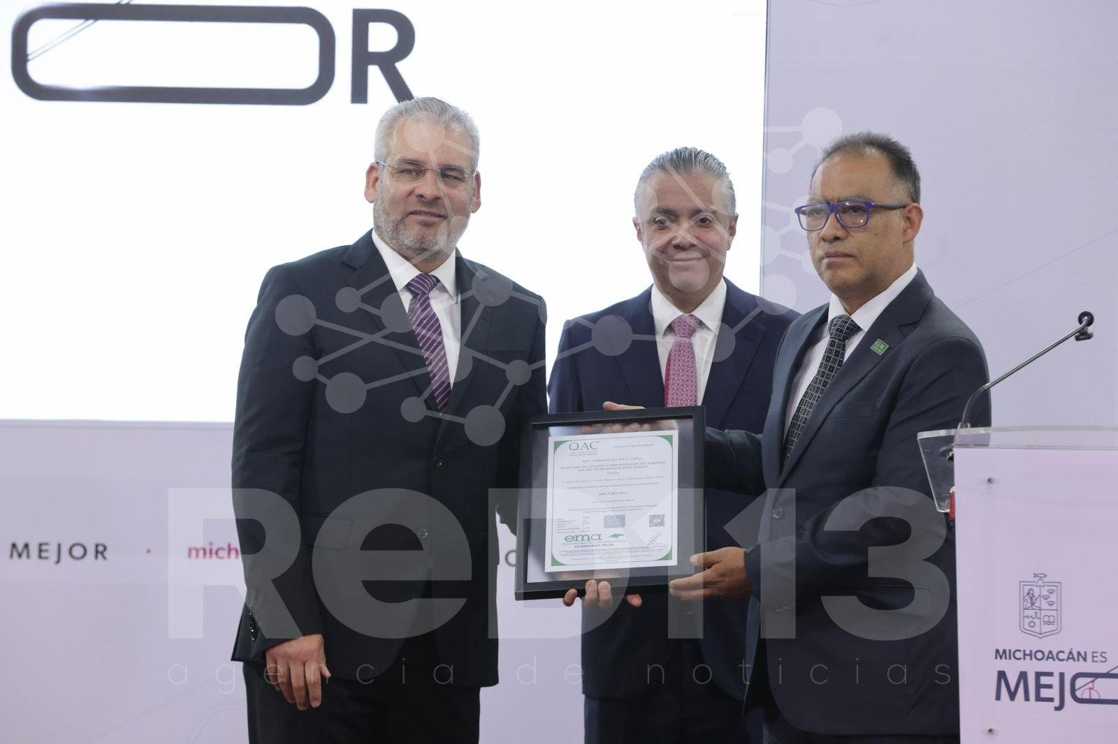 Gobierno de Michoacán recibe certificado antisoborno