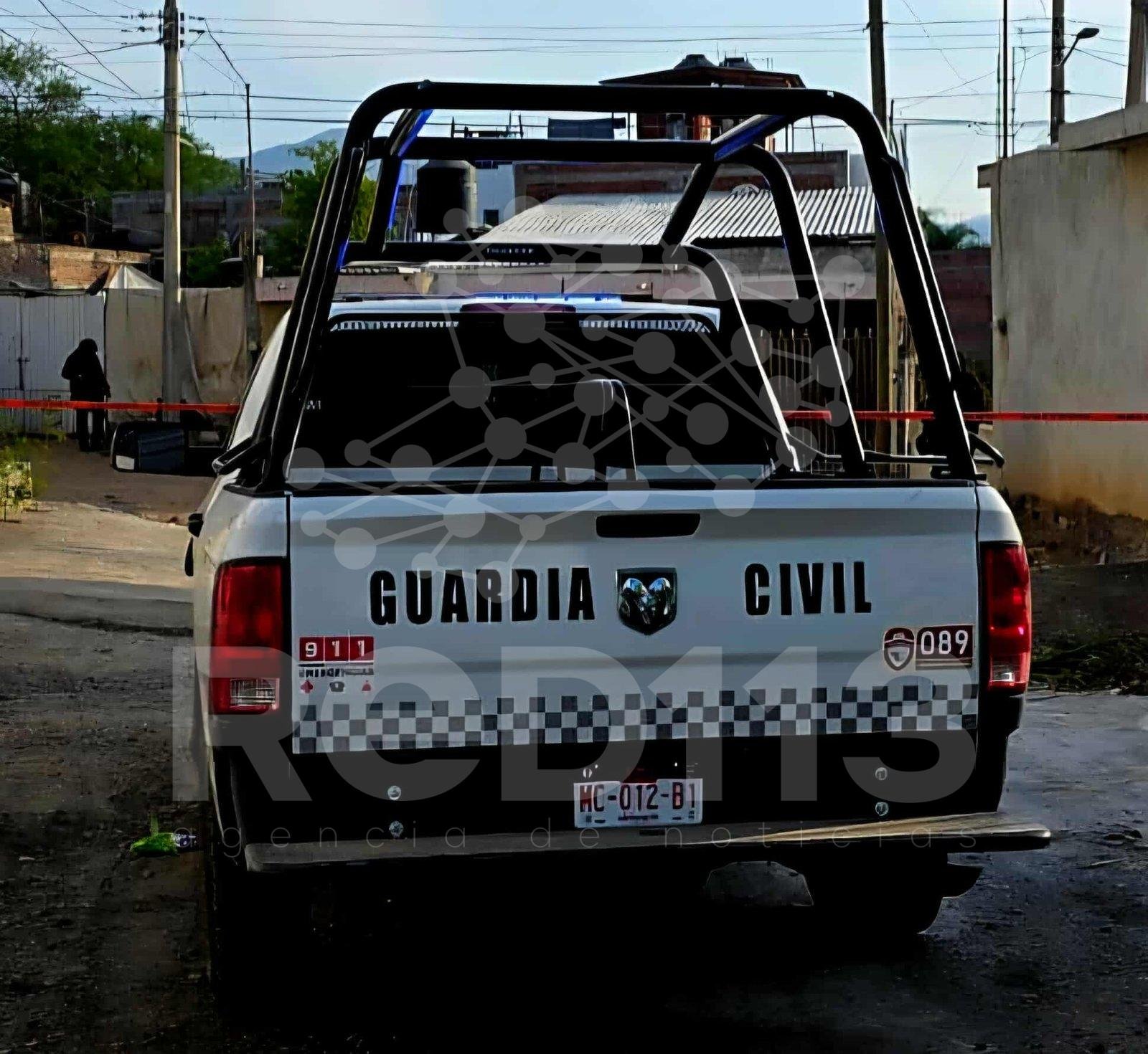 Hombre es atacado a balazos en el Centro de Apatzingán frente a la empresa Lala
