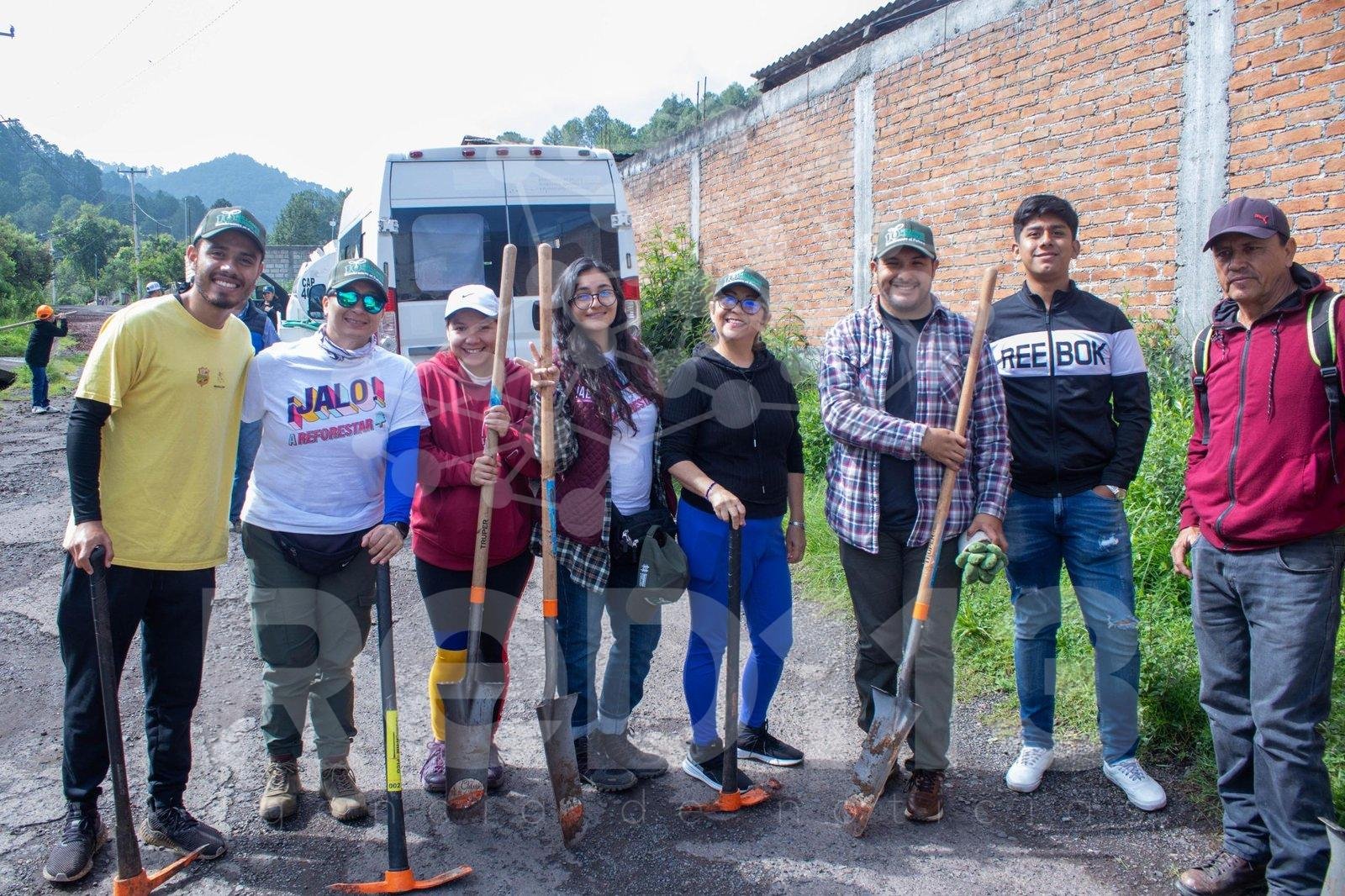 Reforestan jóvenes de Indaparapeo 3 mil árboles: Ijumich