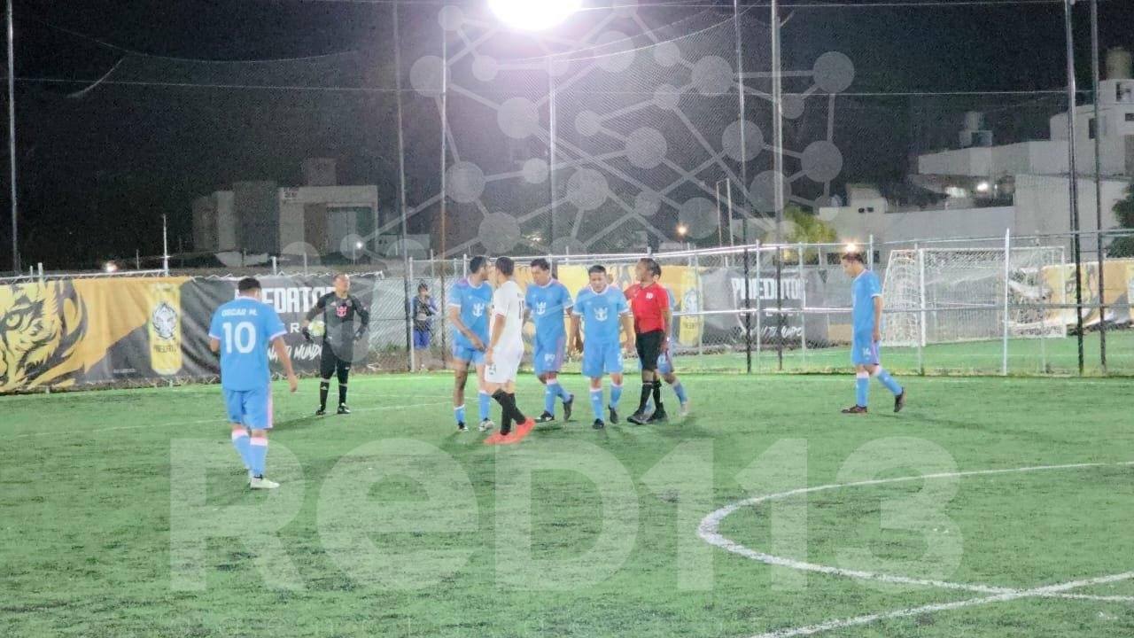 Con un cierre de fase vibrante, el equipo de prensa cumplió con la obligación de ganar y mantiene vivas sus aspiraciones, aunque ahora dependerá de otros resultados para clasificar.