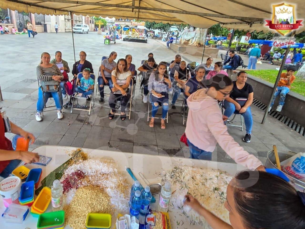 Ayuntamiento de Los Reyes impulsa preservación de la medicina tradicional a través de la elaboración de productos artesanales