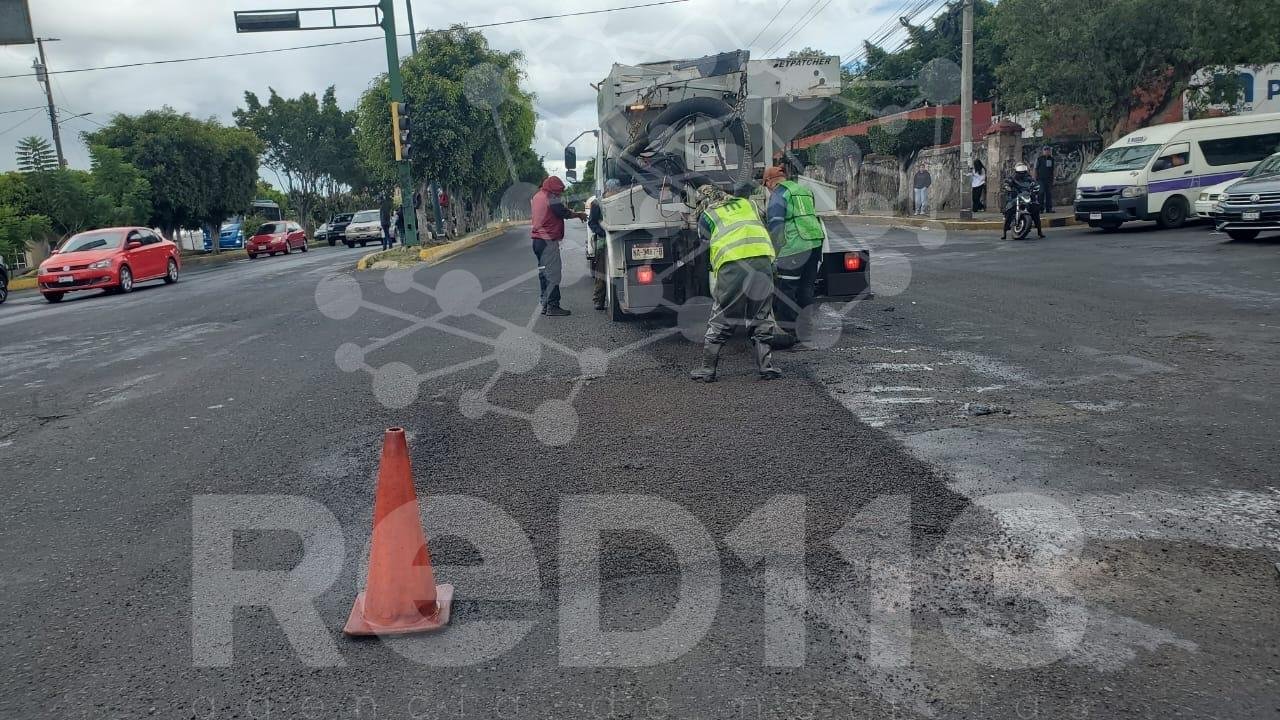 Gobierno de Morelia realiza bacheo en Calzada la Huerta
