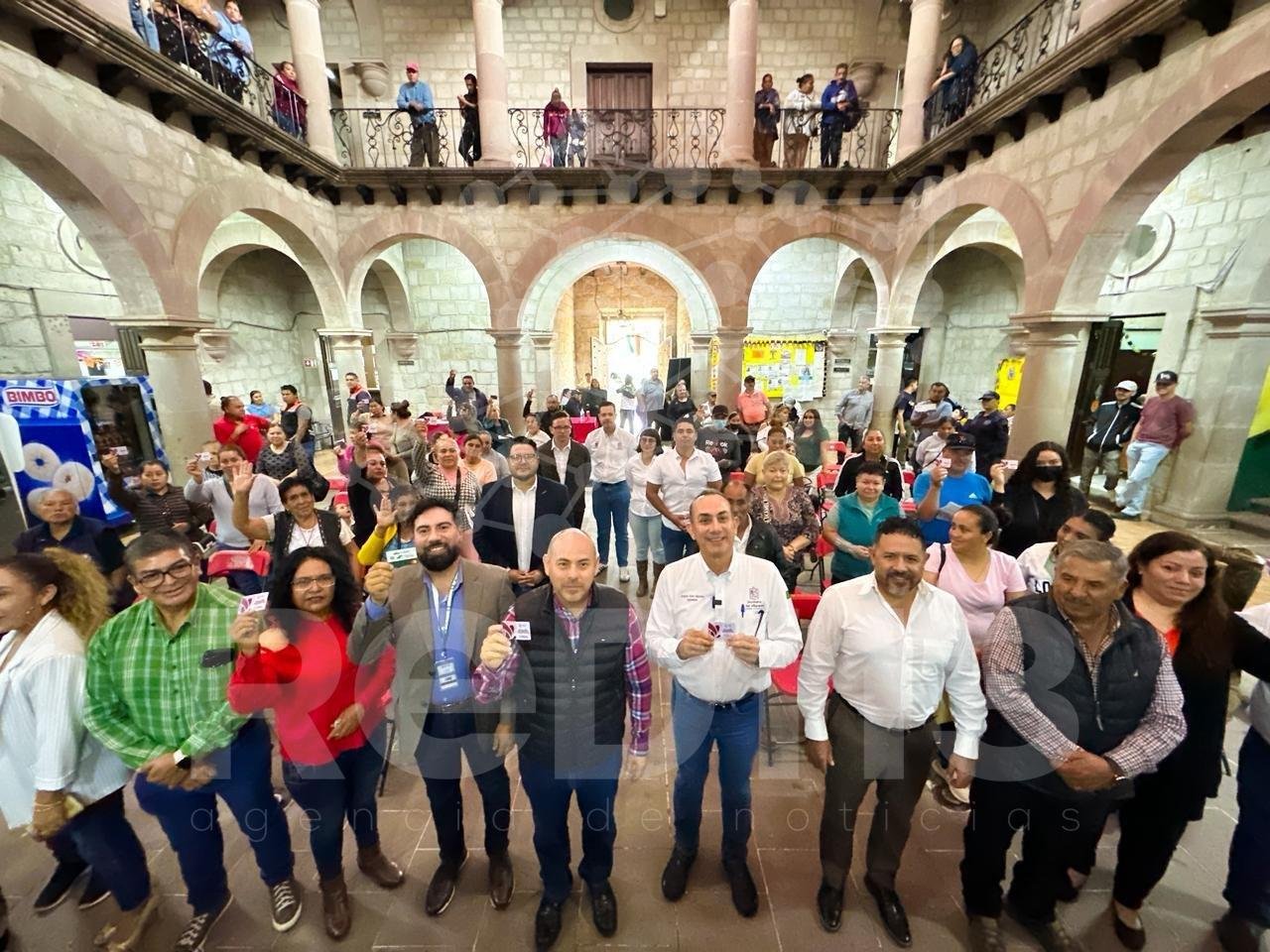 Gobierno de Michoacán entrega tarjetas Orgullo Migrante en Tarímbaro
