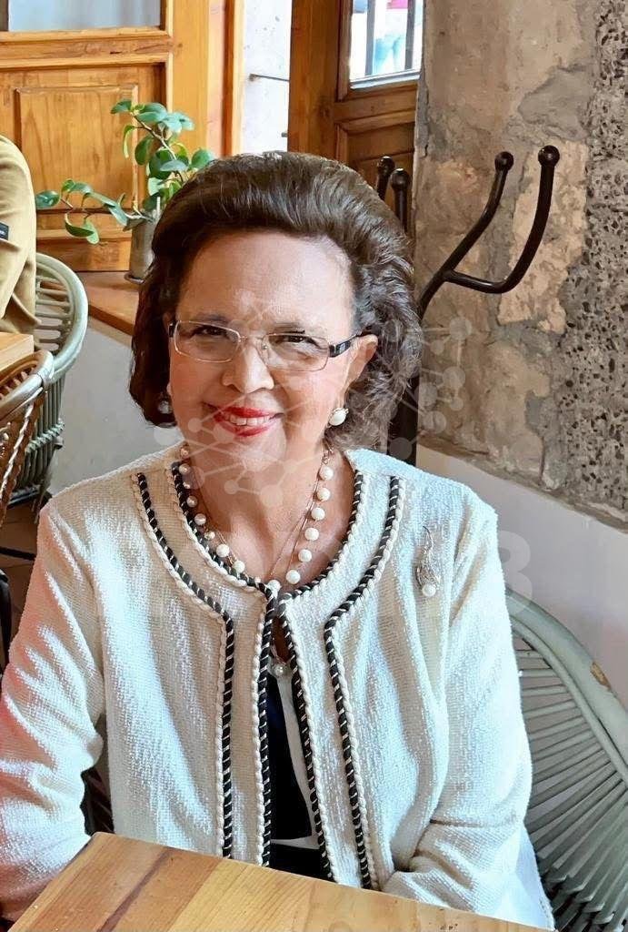 UMSNH reconoce trayectoria de la licenciada Guadalupe Morales, ejemplo de entrega y compromiso con la educación