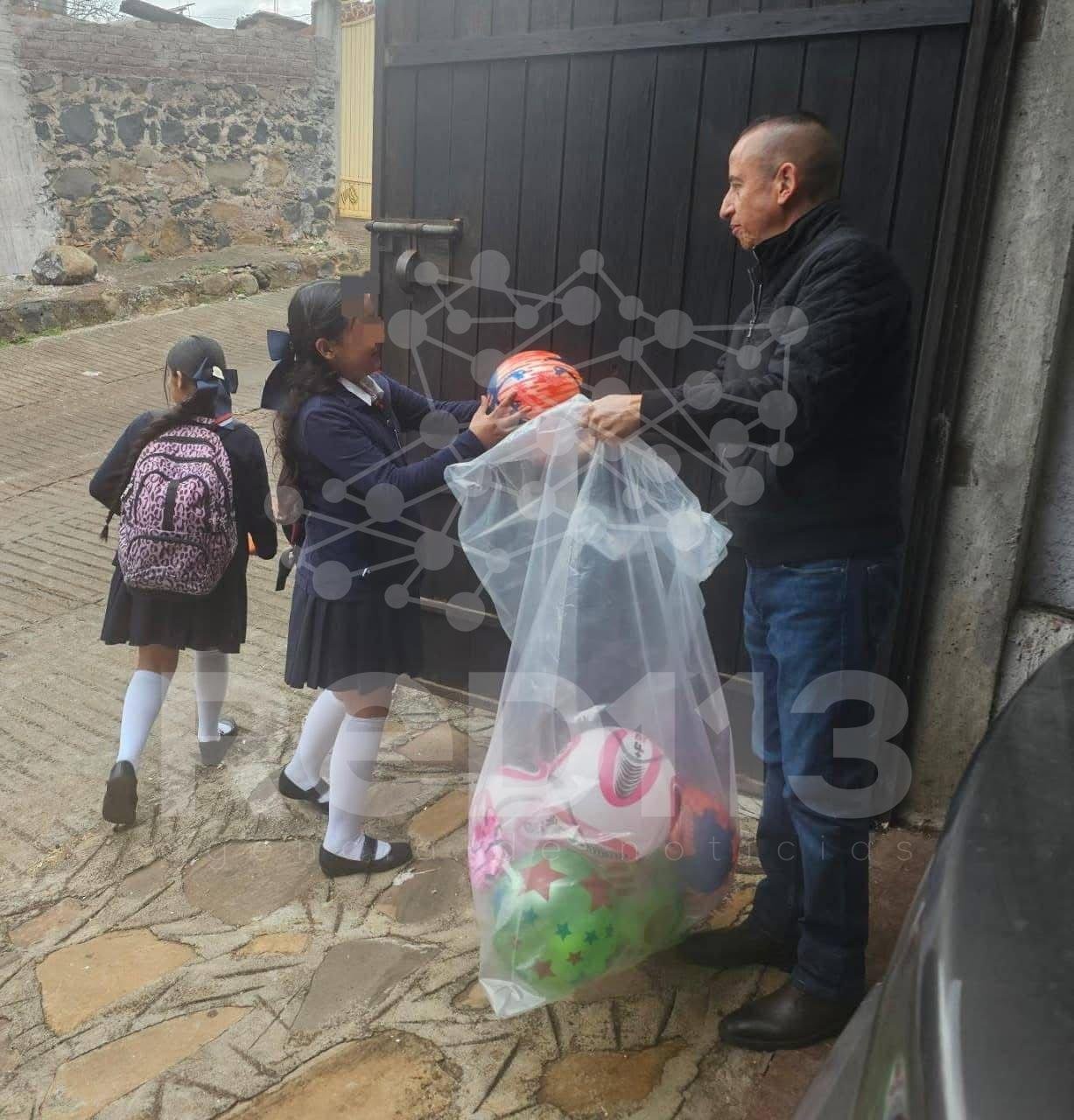 Julio César Conejo Alejos recorre Villa Morelos para fortalecer el contacto ciudadano y entregar regalos a las y los niños