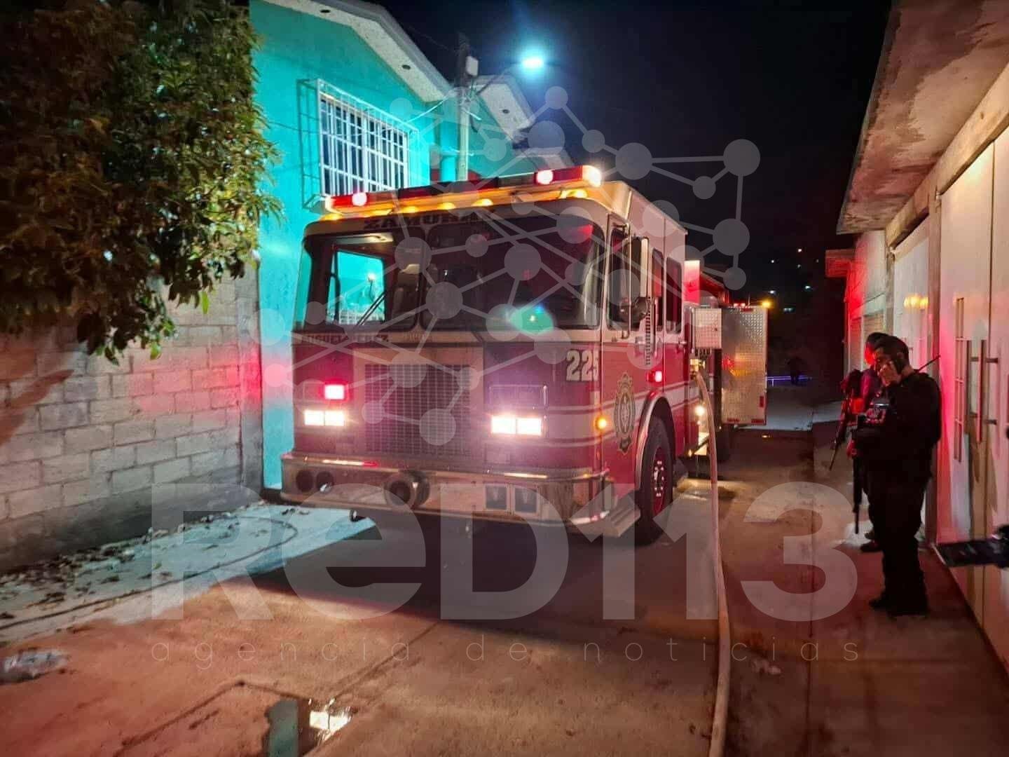 Arde camioneta en Zitácuaro