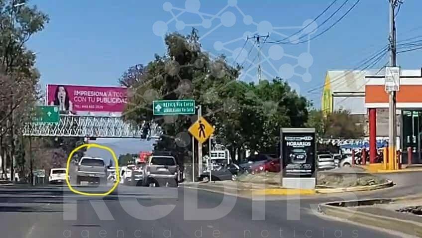 Camioneta con llanta ponchada provoca accidente múltiple en el Libramiento Oriente de Morelia