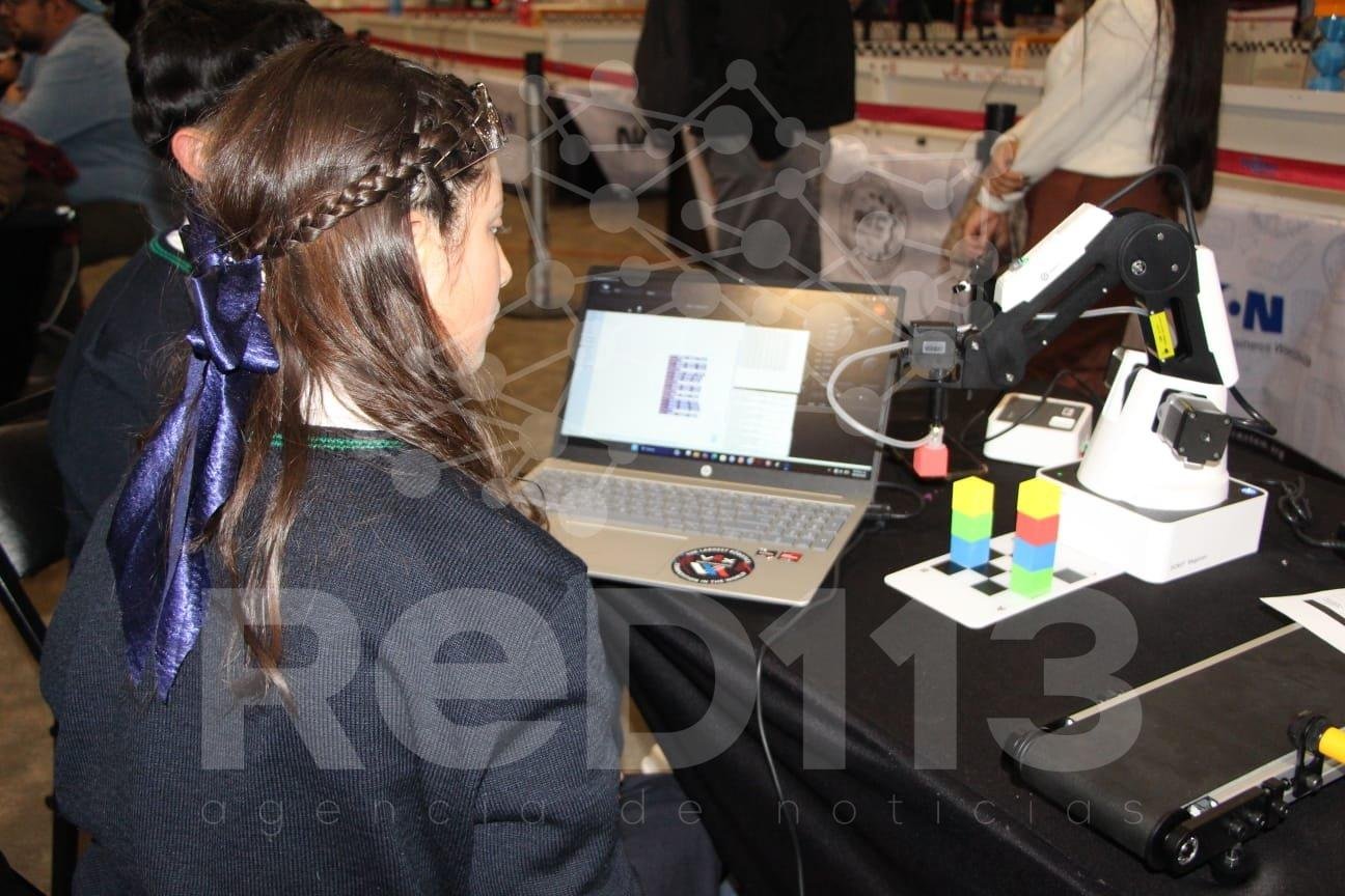 Talento del Cecytem presente en torneo nacional de Robótica Colaborativa