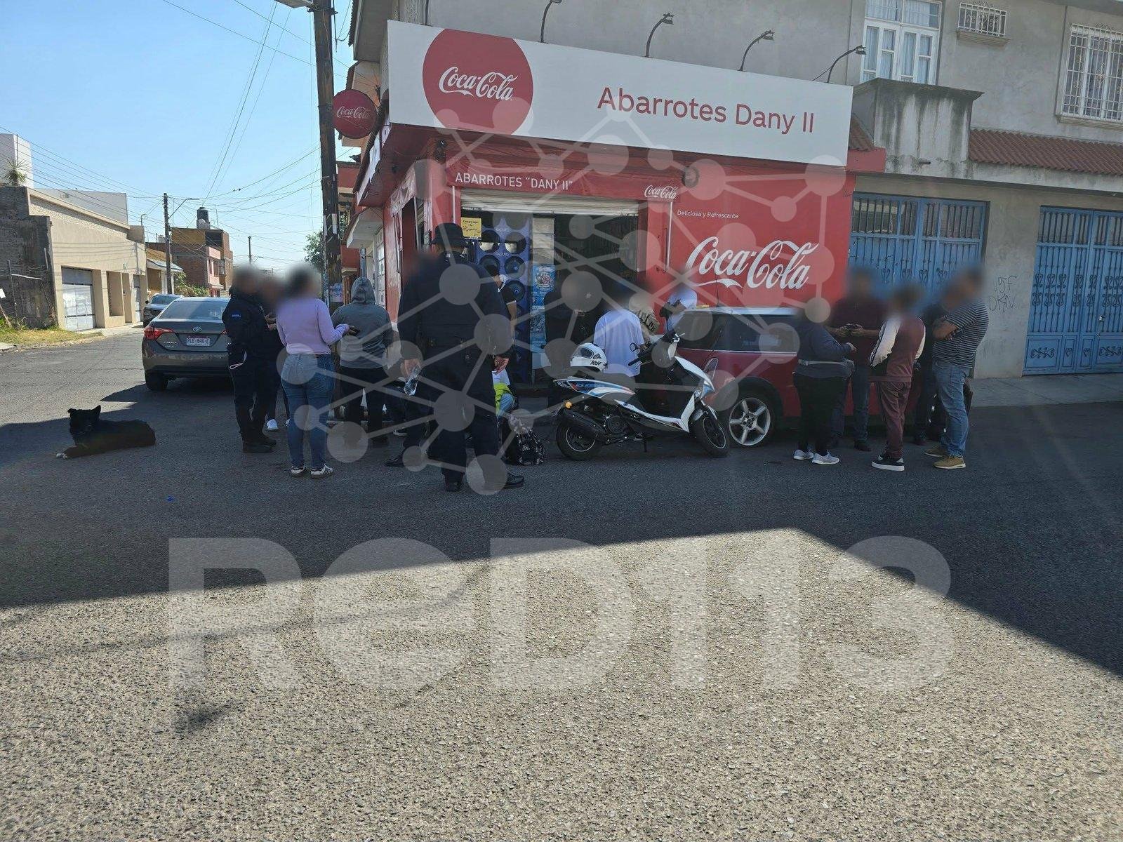 Choque entre auto y moto deja un adolescente herido en la Jardines de Guadalupe, Morelia