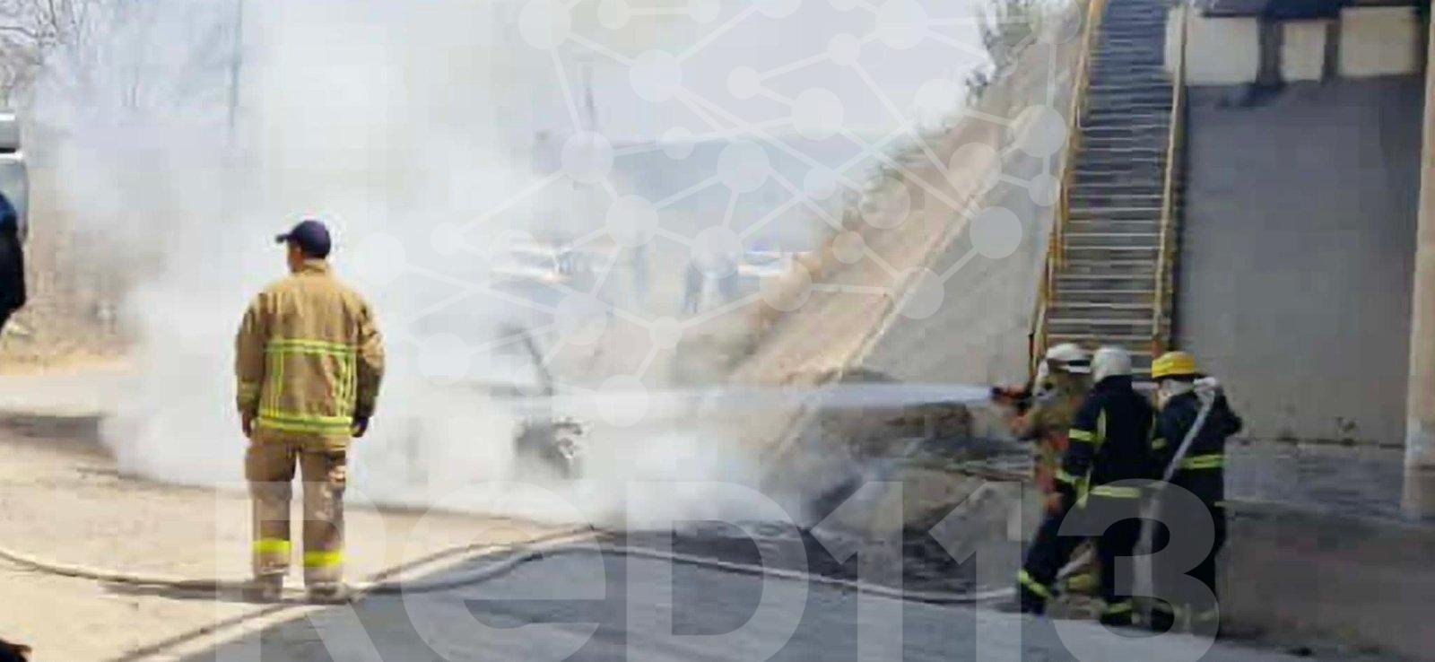 Se incendia vehículo en la Morelia-Salamanca, dentro de la región de Tarímbaro