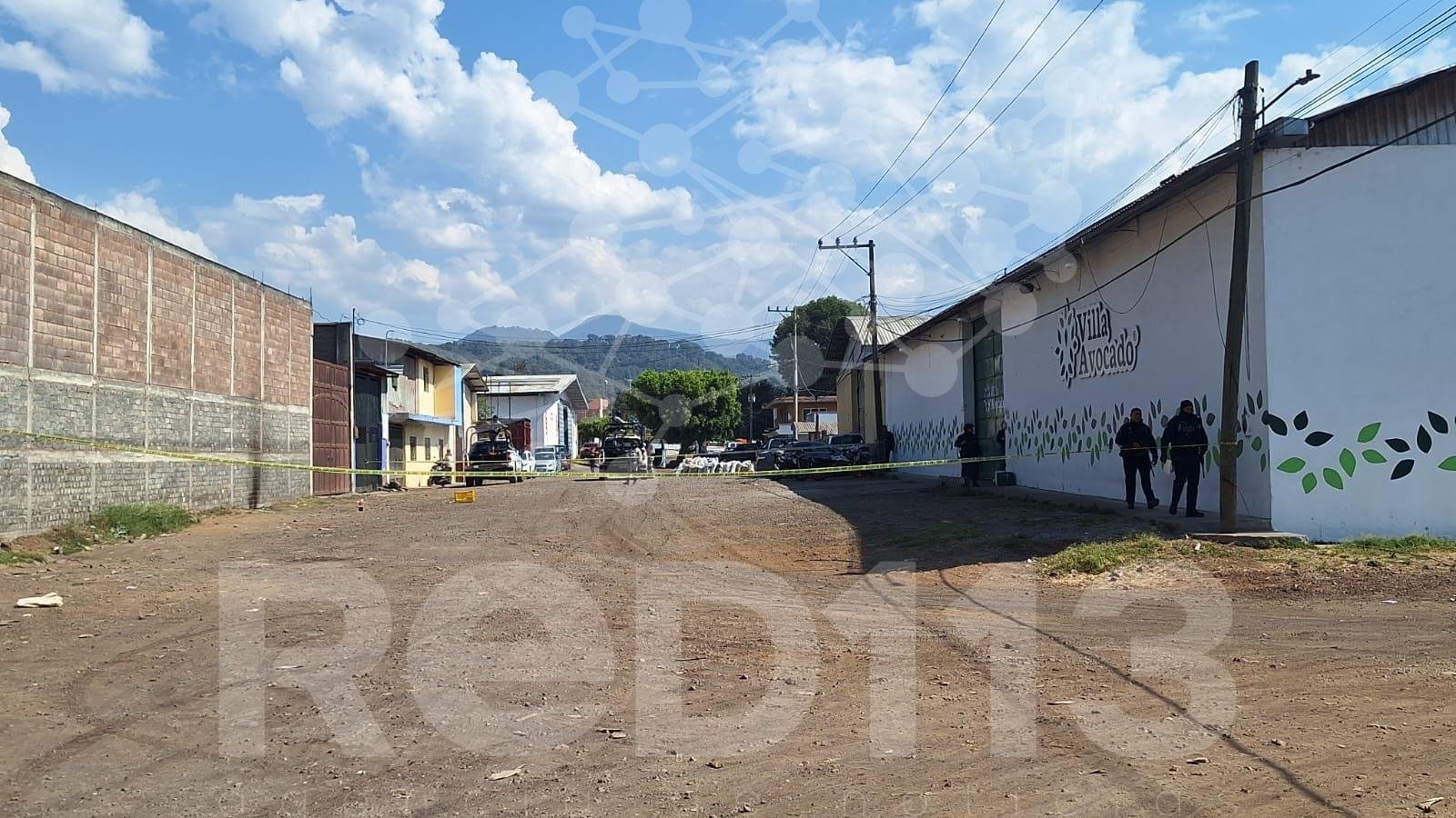 Delincuentes balean empaque de aguacate en la colonia 12 de Diciembre, en Uruapan