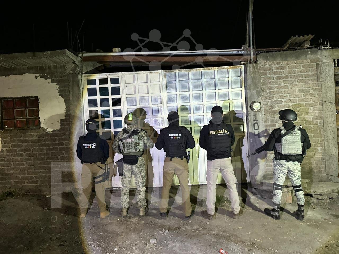 FGE realiza tres cateos en Morelia; asegura 2 mil dosis de metanfetamina y detiene a dos personas