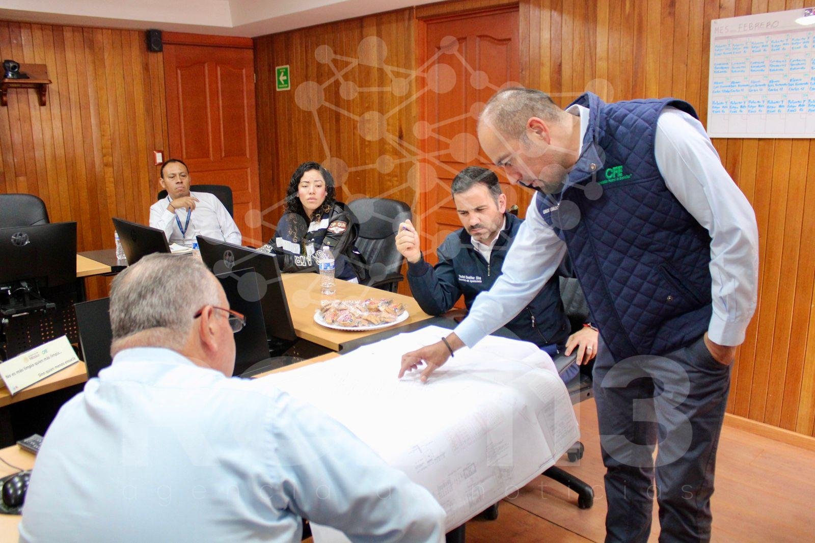 Yankel Benítez se reúne con CFE para regularización de servicio a colonias