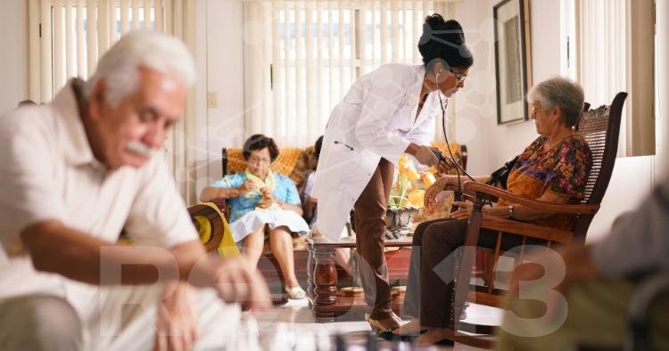 Cuidar condena a la pobreza a 7 de cada 10 personas en México