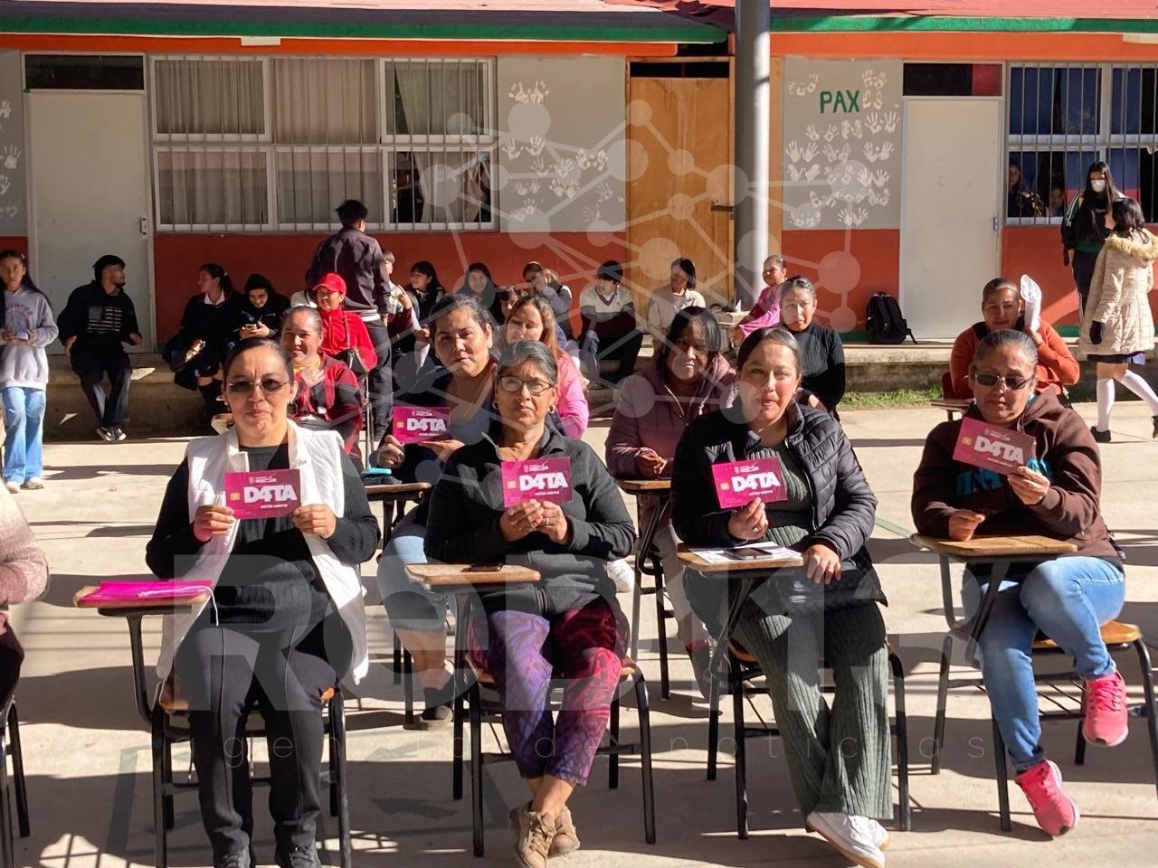 Avanza con éxito la activación de chips con internet gratuito en planteles del Cecytem