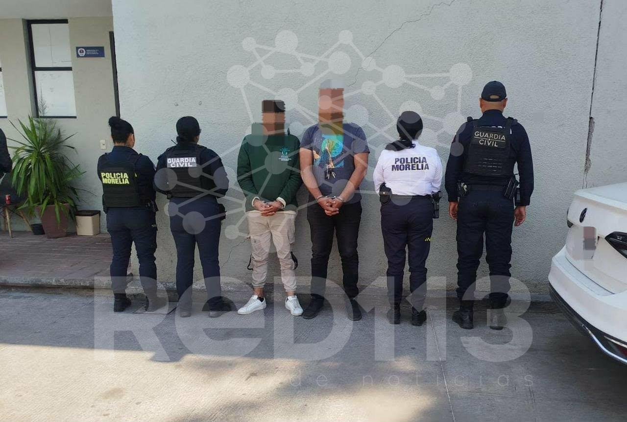 Policías capturan a dos sujetos tras persecución en Morelia; les aseguran pistola y camioneta robada