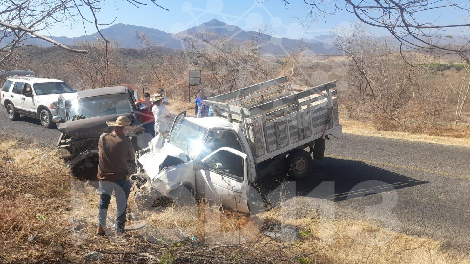 Choque en carretera Huetamo-Churumuco deja una mujer muerta y cinco lesionados, entre ellos un menor