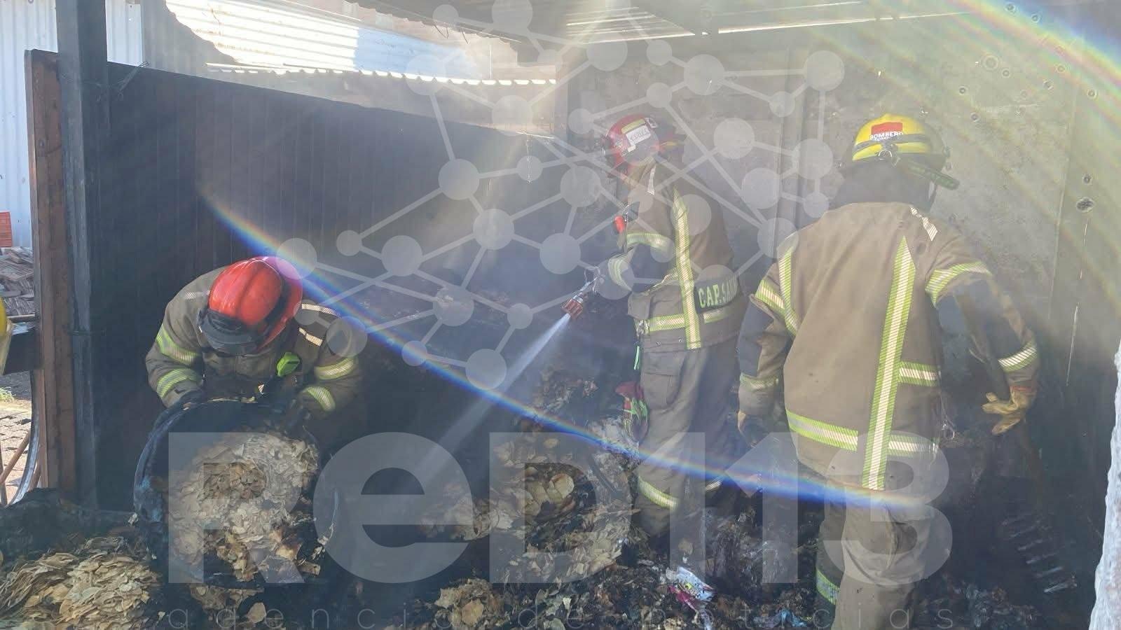 Arde área de residuos de una fábrica de tostadas y frituras al norte de Morelia