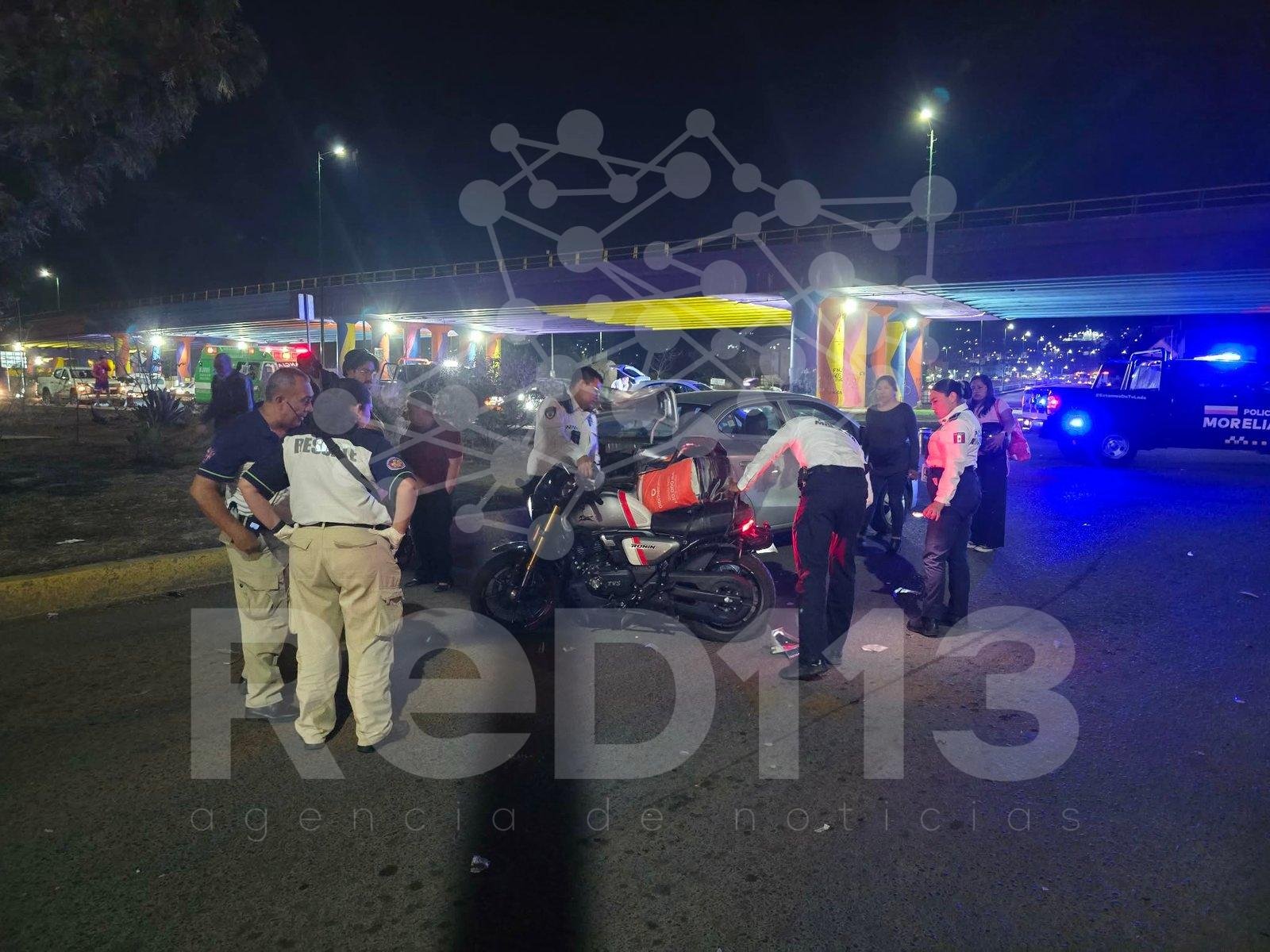 Motociclista queda herido tras ser es impactado por camioneta del Ayuntamiento de Morelia