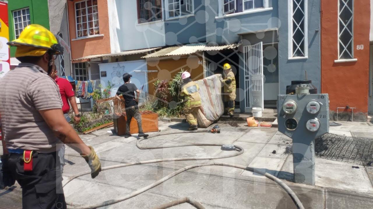 Se incendia casa en San José de la Mina, Uruapan