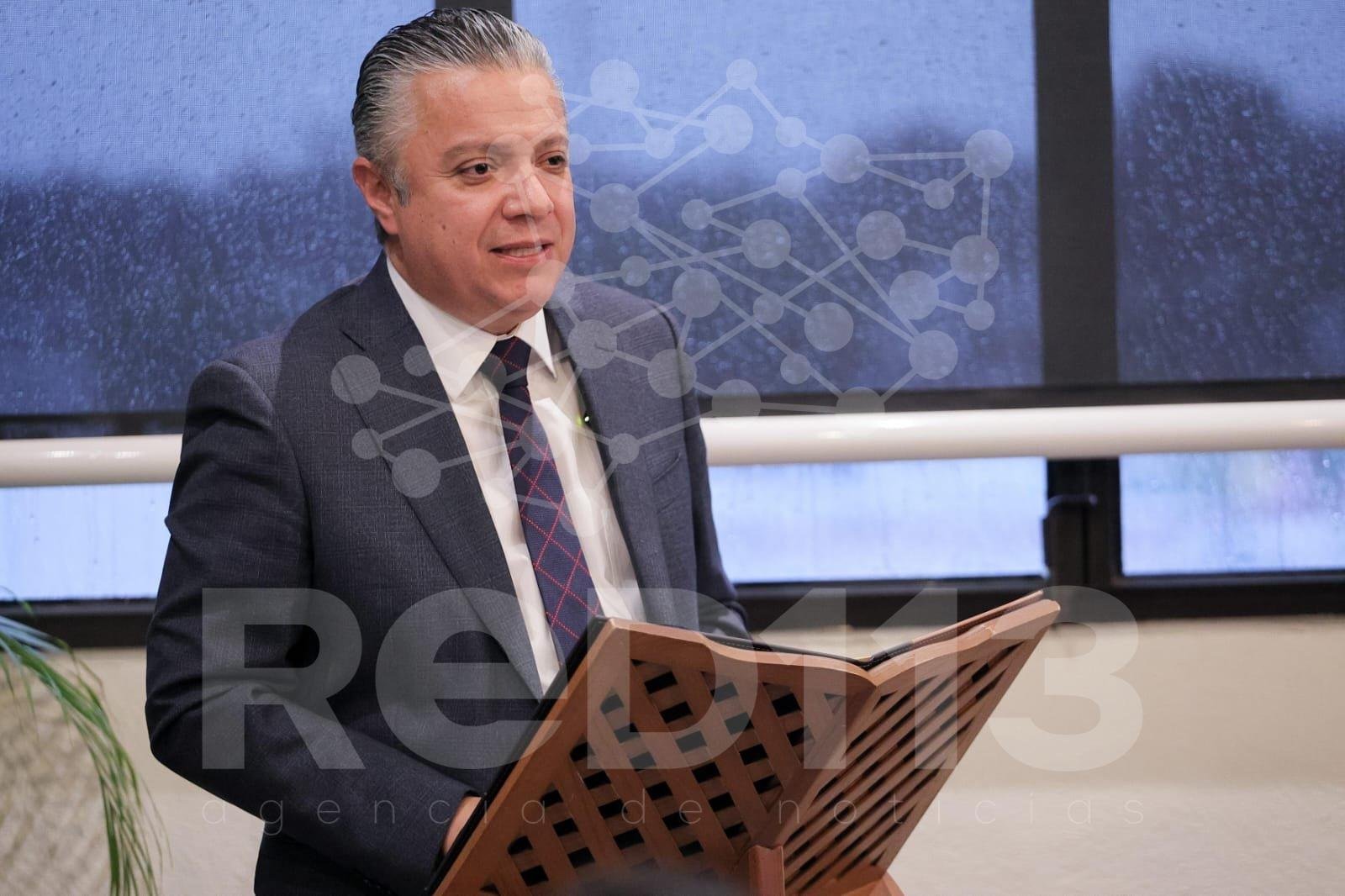 En vacaciones paga tu refrendo vehicular en línea: Luis Navarro