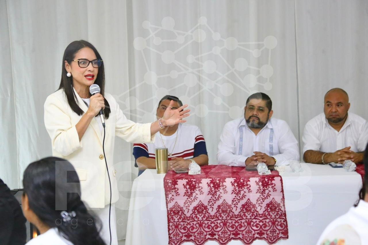 Reafirma Nalleli Pedraza compromiso con el sector salud en Lázaro Cárdenas