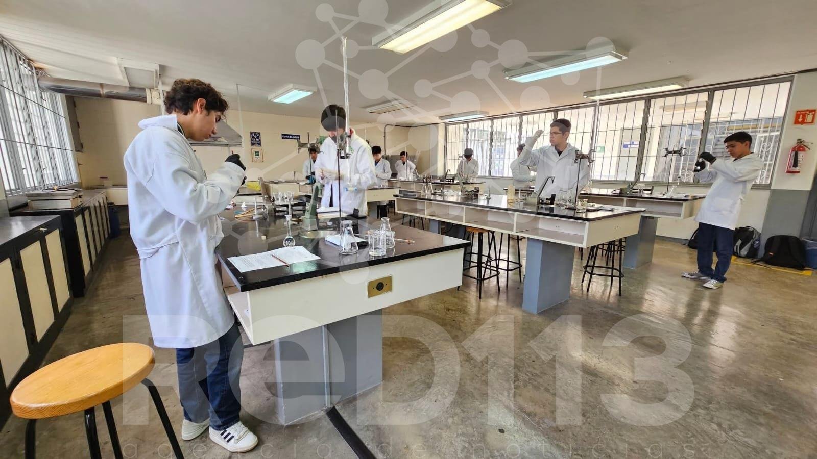 Estudiantes del Cecytem participan en la Olimpiada Nacional de Química