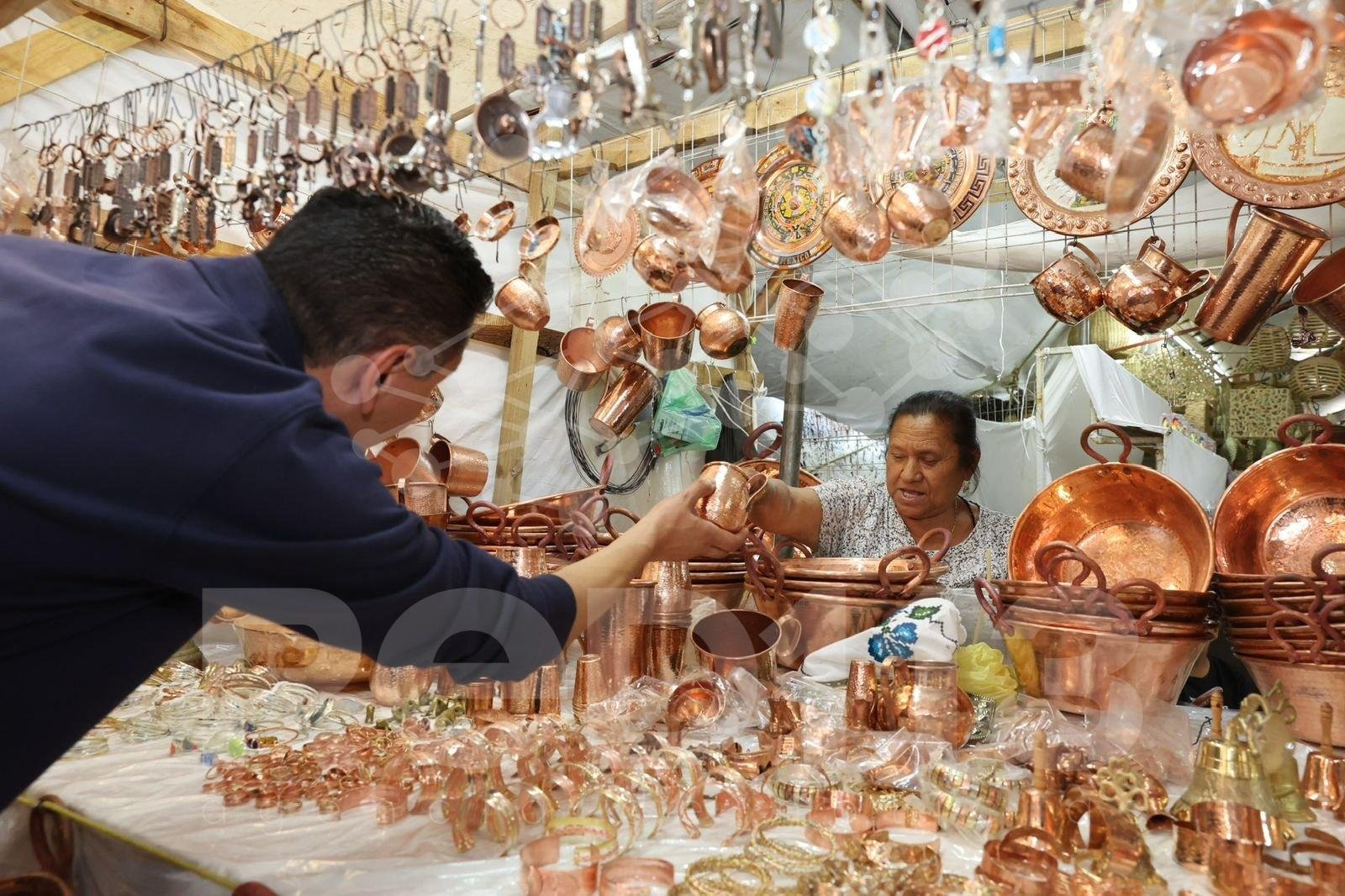 Tianguis Artesanal de Domingo de Ramos en Uruapan registró ventas por 49 mdp