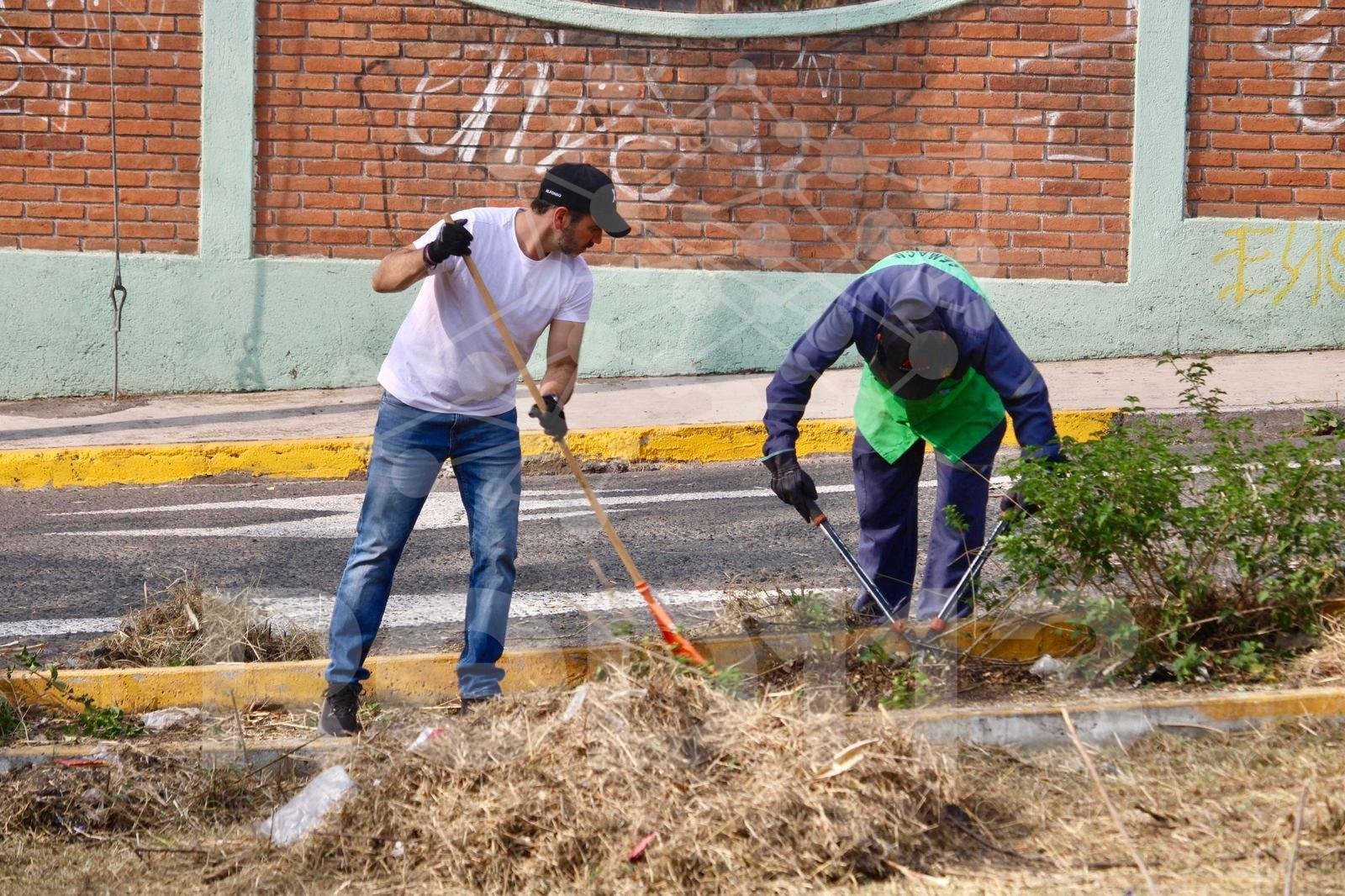 Encabeza Yankel Benítez jornada de limpieza en colonias de Morelia