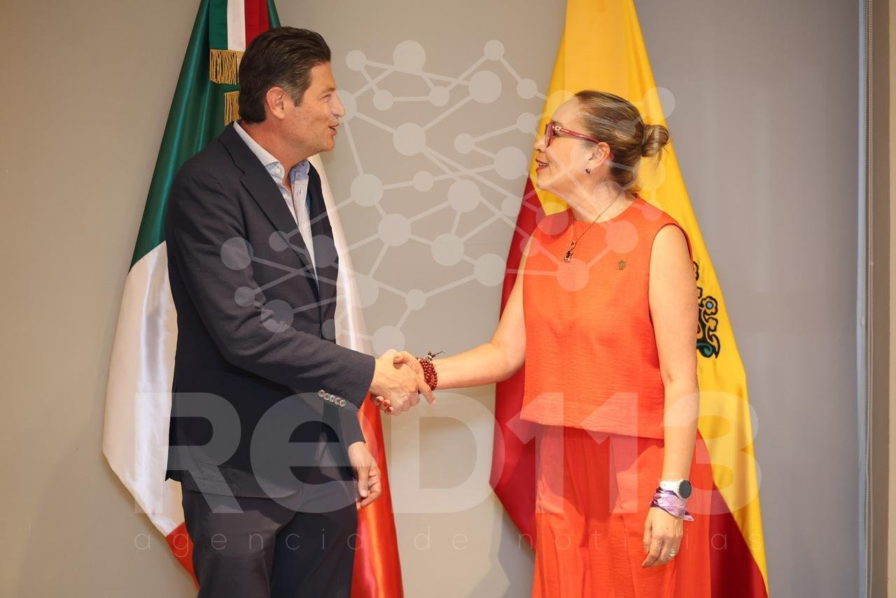 Ofrece Alfonso Martínez ruta a Yarabí Ávila para saldar históricos adeudos de UMSNH