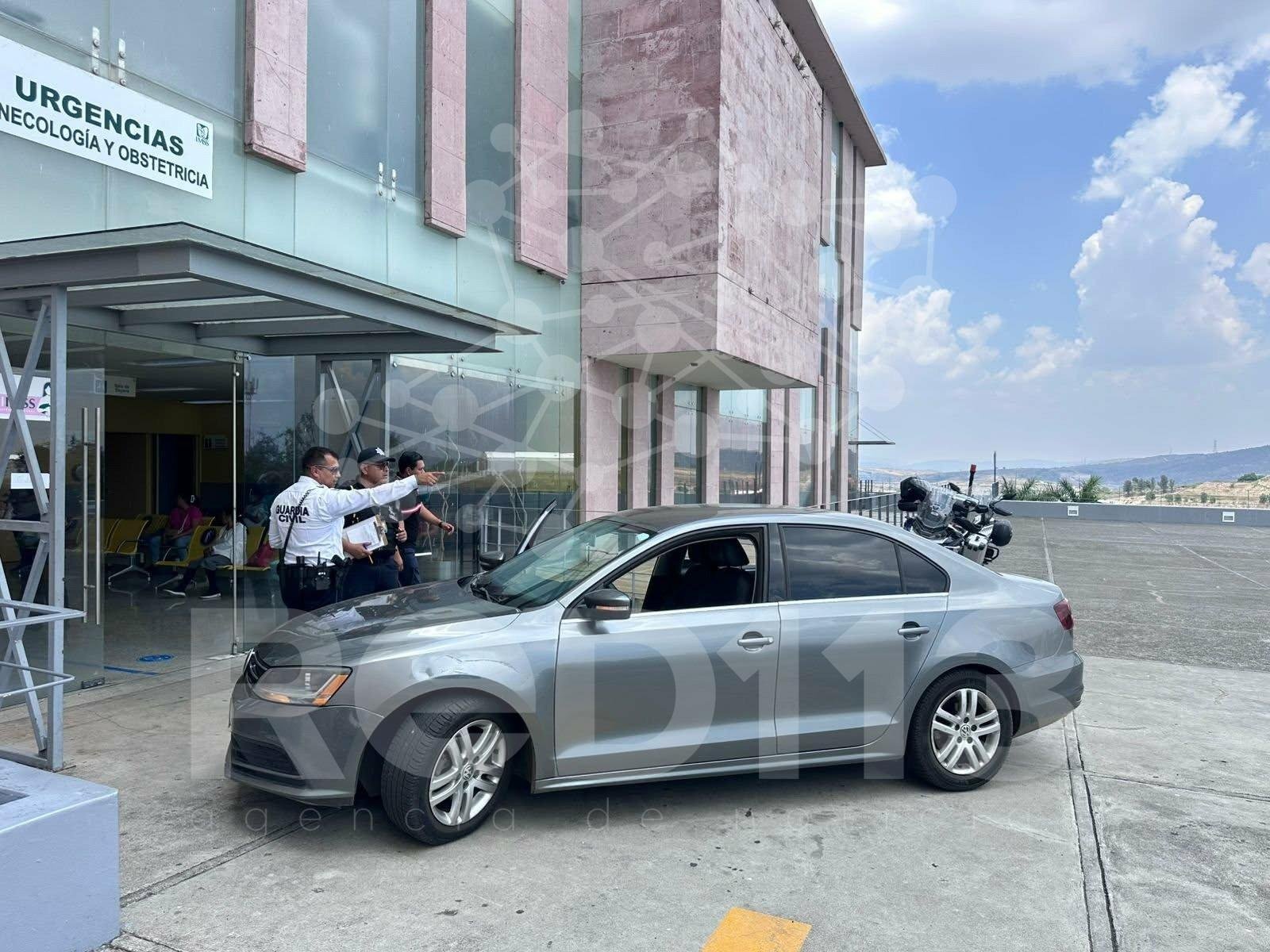 Mujer embarazada sufre descarga eléctrica; motopatrulleros de la GC la auxilian para llegar rápido a un hospital