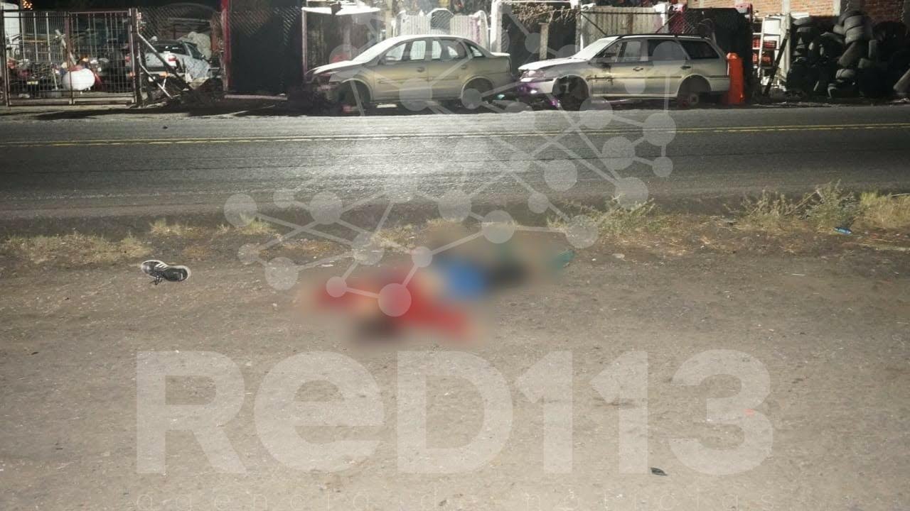 Vehículo desconocido arrolla y mata a ciclista, en la carretera Zamora – Tangancícuaro