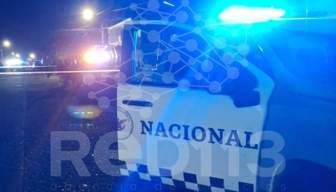 Motociclistas derrapan en la carretera Uruapan-San Juan; hay un muerto y un herido