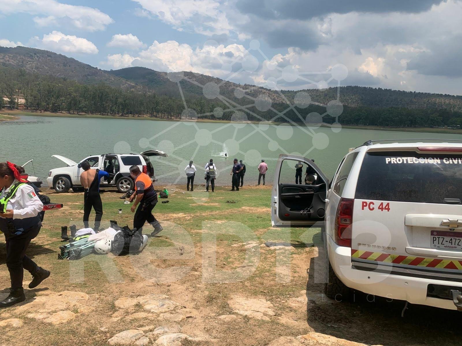 Hallan los cuerpos de los 2 jóvenes estudiantes ahogados en la presa de Cointzio