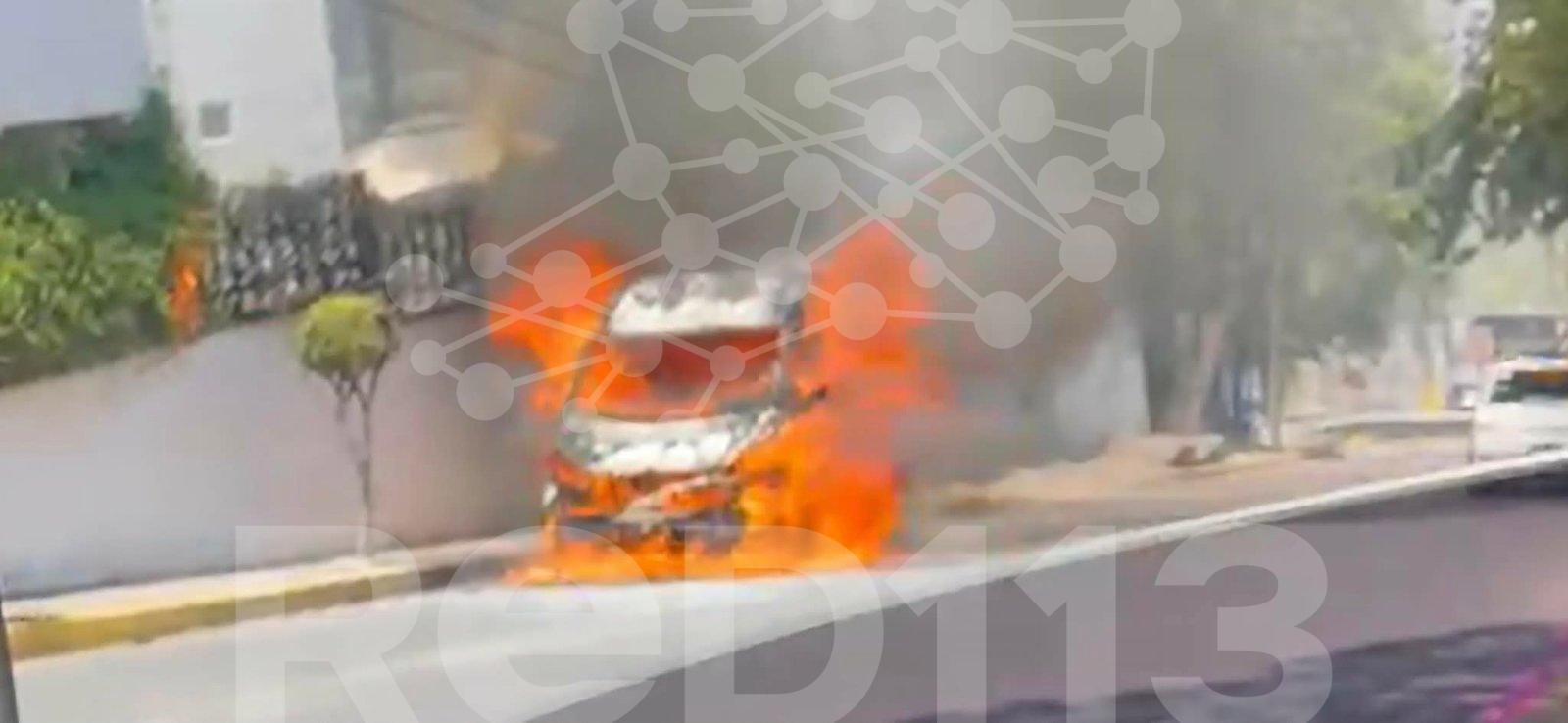 Se registra incendio de camioneta en la colonia Balcones de Santa María, Morelia