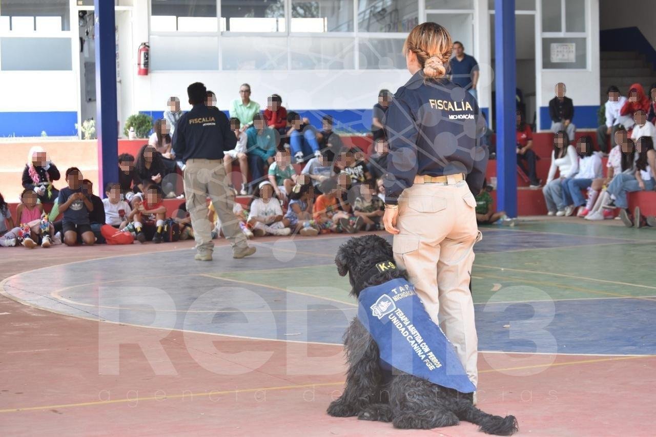 Fiscal General fortalece la proximidad social con actividades de la Unidad K9 en instituciones educativas