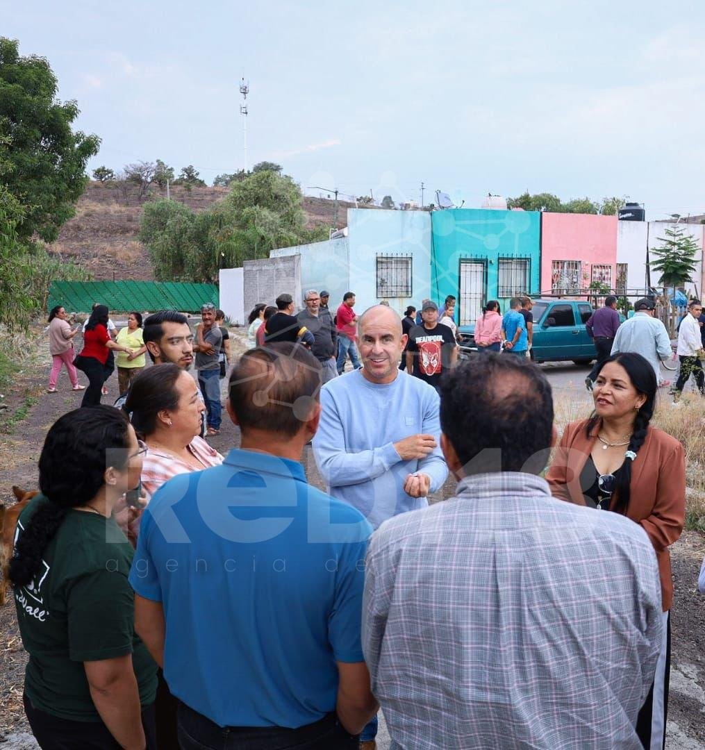 Busca Adolfo Torres solución al abastecimiento de agua en Huertos de Atapaneo