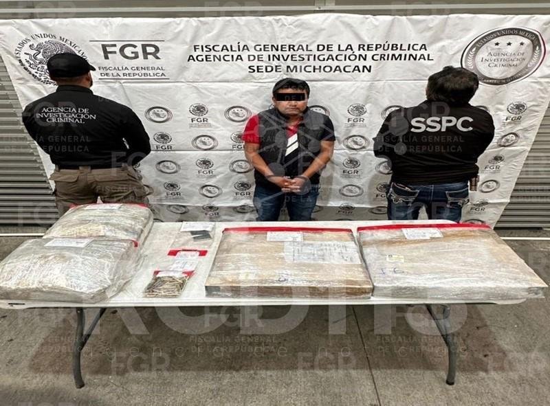 FGR lleva a proceso a dos personas detenidas en lázaro cárdenas con armas, cartuchos y cargadores