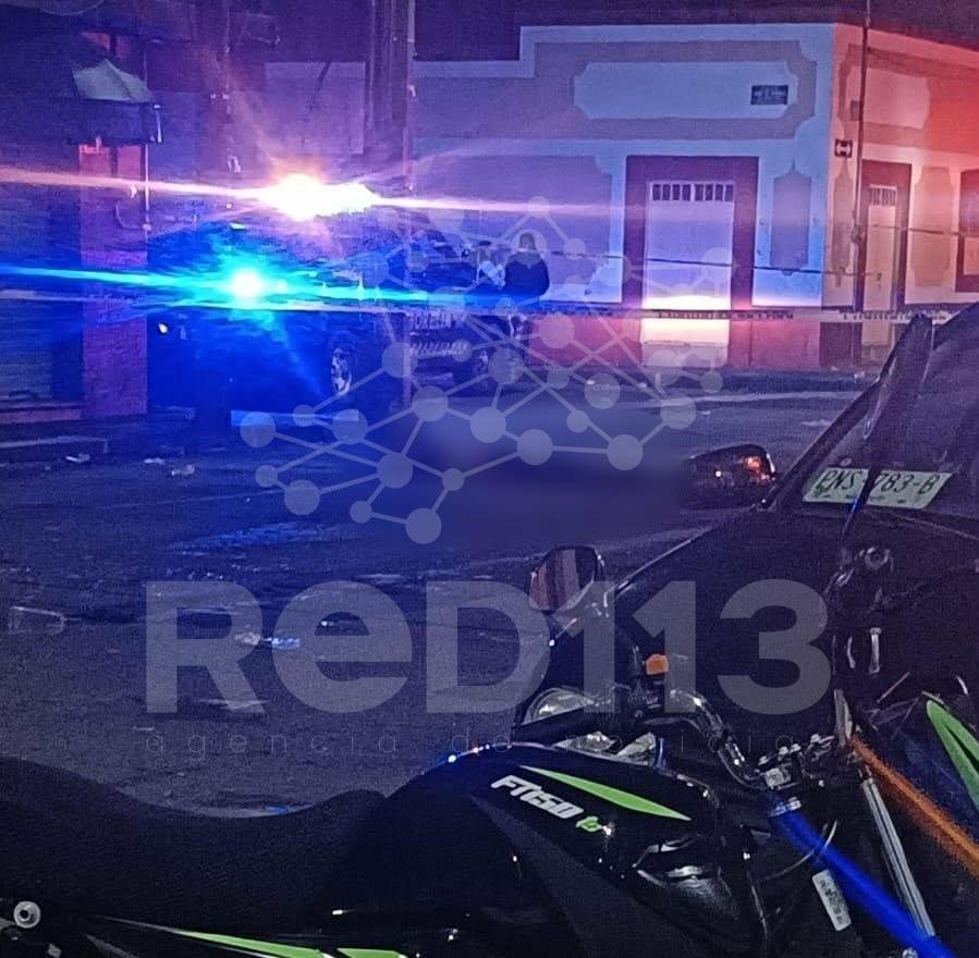 Motociclista fallece tras ser impactado por vehículo en el centro de Morelia