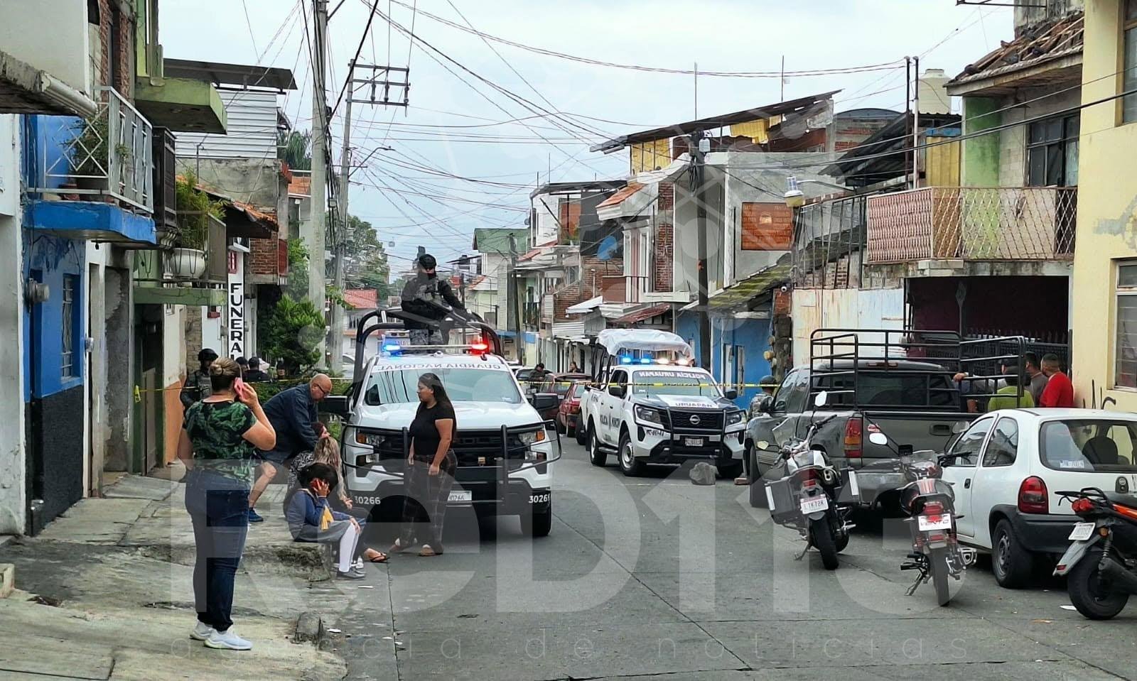 Ejecutan a balazos a un hombre por fuera de una funeraria, en la zona Centro de Uruapan