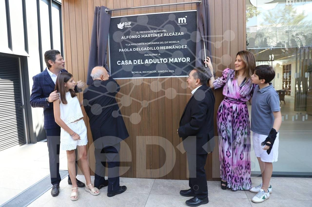 Alfonso Martínez y Paola Delgadillo inauguran la Casa del Adulto Mayor