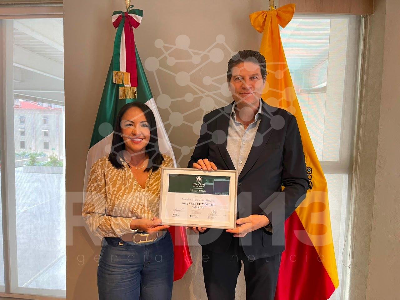 Recibe Alfonso Martínez reconocimiento internacional que distingue a Morelia como ‘Ciudad Árbol’