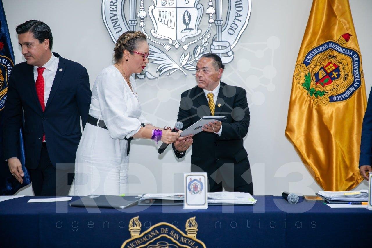 JOSÉ HERRERA CAMACHO, NUEVO DIRECTOR DEL IIAF; YARABÍ ÁVILA LE TOMA PROTESTA