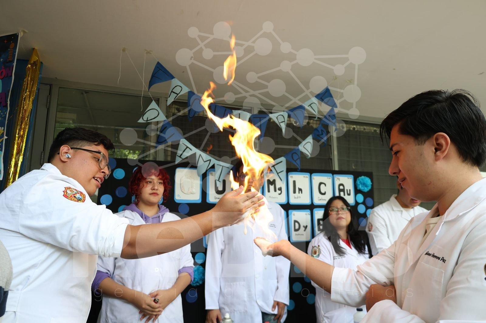 UMSNH RECIBIÓ A CIENTOS DE FAMILIAS EN EL TIANGUIS DE LA CIENCIA