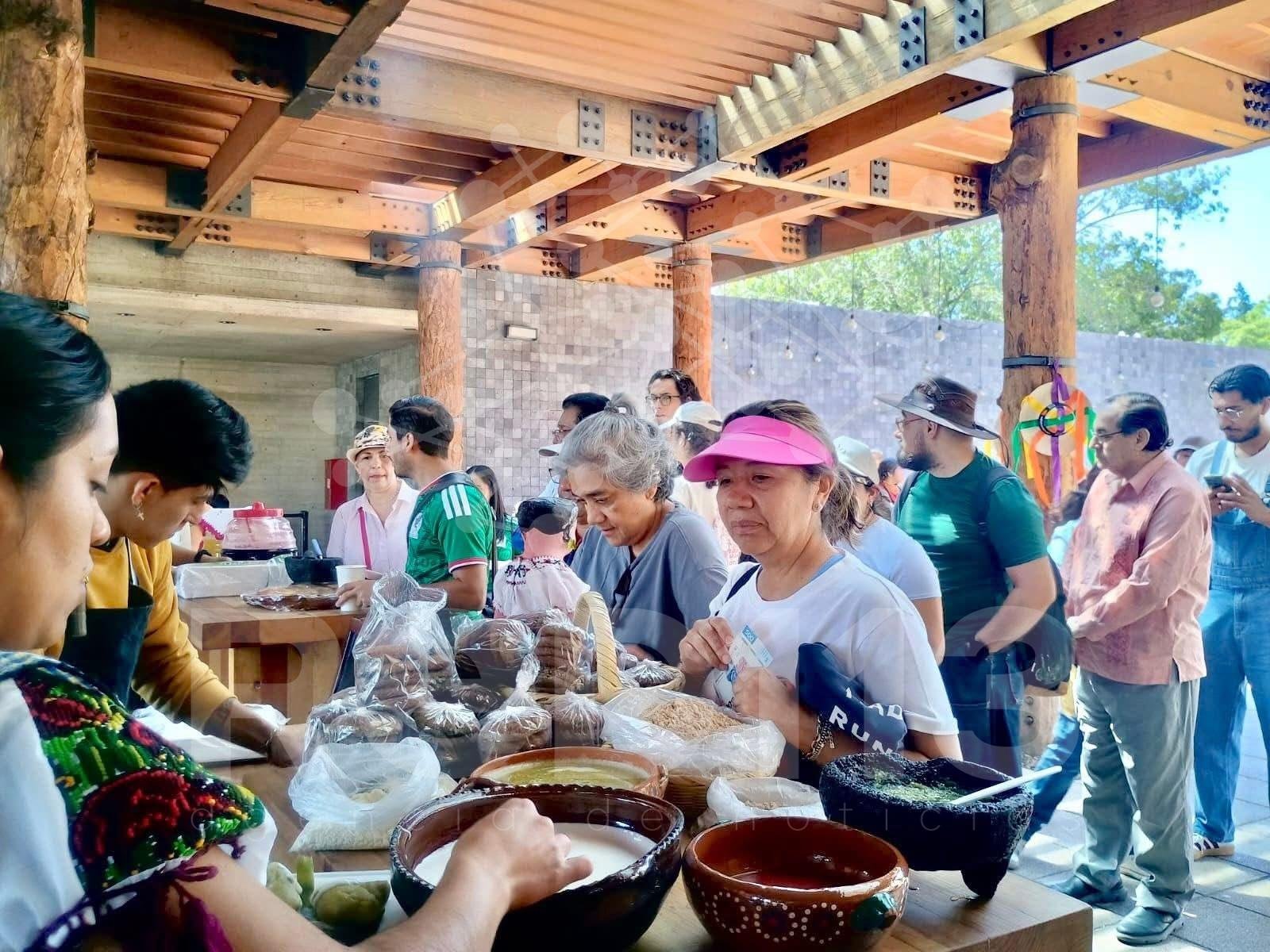 Michoacán conquistó Los Pinos con sus cocineras tradicionales