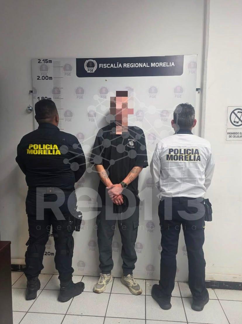 Policía Morelia detiene a dos hombres por presunto robo con violencia a comercio